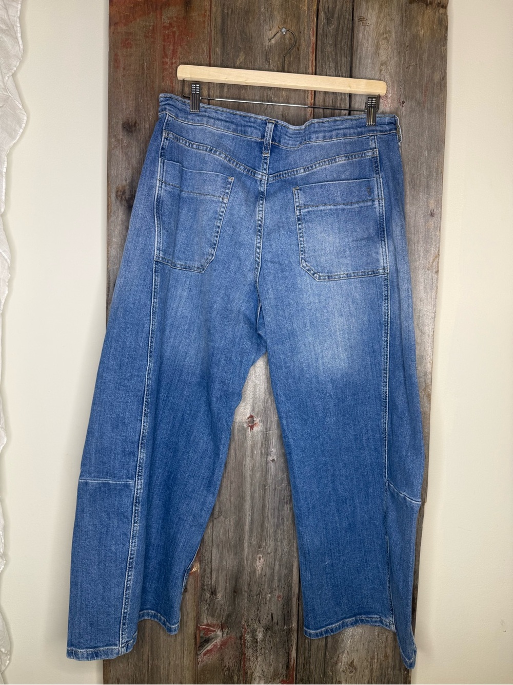 Pilcro Anthropologie Kenna Mid Rise Barrel Denim Jeans in Blue Wash 33 - Picture 8 of 13